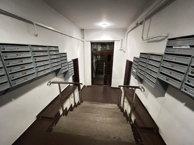 Купить квартиру в Москве. Вариант № 10419760, 37, площадь -  квм, цена 27200000 рублей