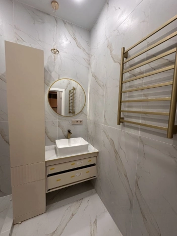 Купить квартиру в Москве. Вариант № 8830270, 8, площадь -  квм, цена 39950000 рублей