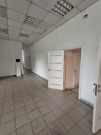 Снять коммерческую недвижимость в Уссурийске. Вариант № 53957, 3, площадь -  квм, цена 240240 рублей