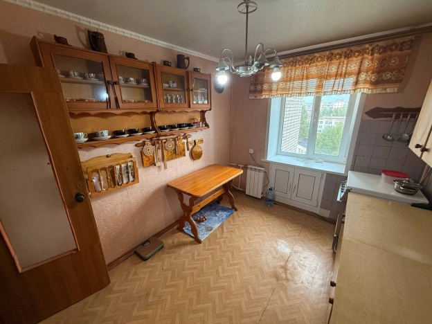 Купить трехкомнатную квартиру в Микрорайоне Менделеевский, Гусь-Хрустальный в Гусь-Хрустальном. Вариант № 976881, 23, площадь - квм, цена 4000000 рублей