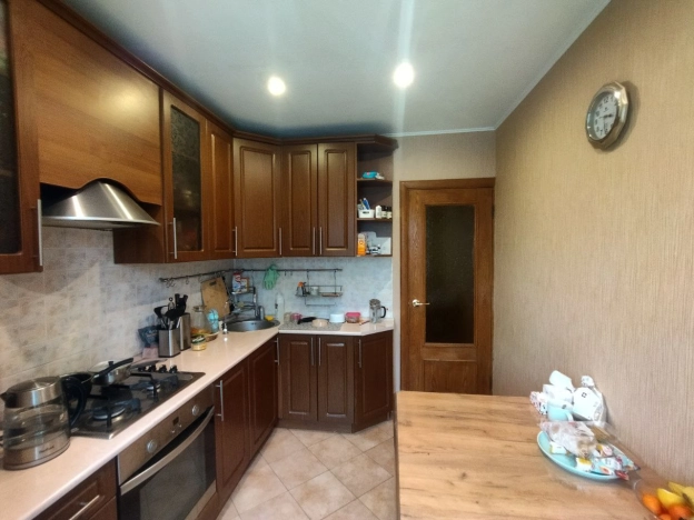 Купить трехкомнатную квартиру на улице Любучанский переулок в Москве. Вариант № 9980713, 0, площадь -  квм, цена 8300000 рублей