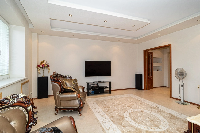 Купить квартиру на улице Октябрьский проспект в Владимире. Вариант № 1222, 3, площадь -  квм, цена 25000000 рублей