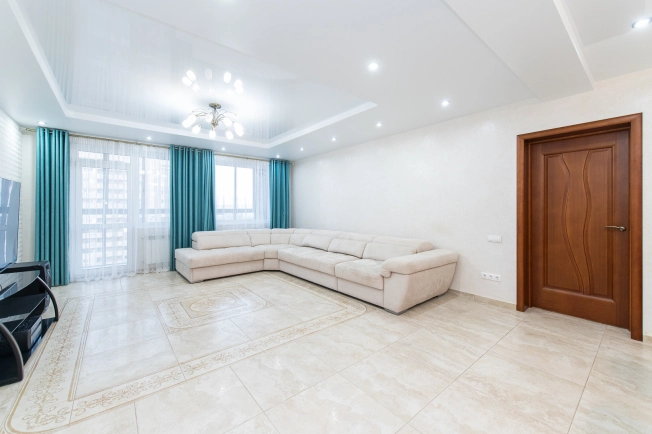 Купить квартиру на вторичке на улице Торфяная в Республике Башкортостан. Вариант № 10243476, 8, площадь -  квм, цена 15500000 рублей