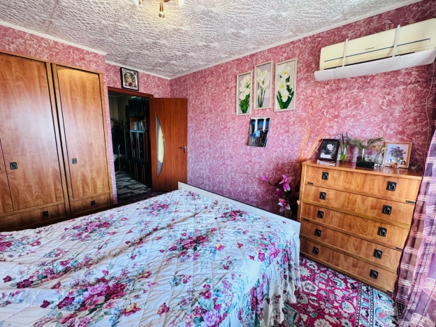 Купить трехкомнатную квартиру в Керчи. Вариант № 35717, 4, площадь - квм, цена 6800000 рублей