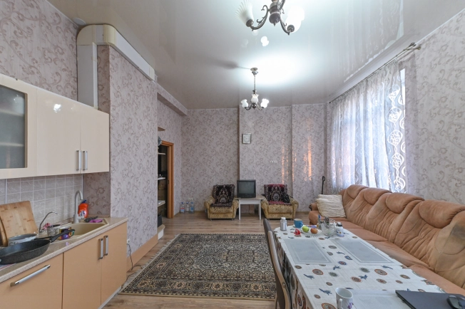 Купить трехкомнатную квартиру в Ростовской области. Вариант № 2897338, 2, площадь -  квм, цена 18400000 рублей