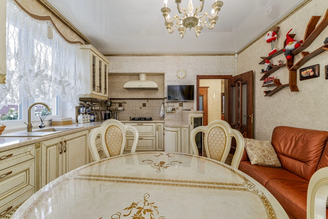 Купить дом в Калининграде. Вариант № 10243457, 7, площадь -  квм, цена 27500000 рублей