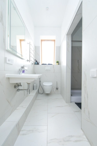 Купить трехкомнатную квартиру на улице Клиническая в Калининграде. Вариант № 3455, 15, площадь -  квм, цена 30000000 рублей