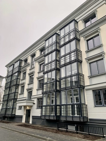 Купить однокомнатную квартиру на вторичке на улице Сержанта Мишина в Калининграде. Вариант № 22306, 3, площадь -  квм, цена 5460000 рублей