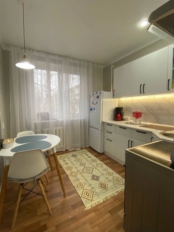 Купить квартиру в Тобольске. Вариант № 9004058, 1, площадь -  квм, цена 4650000 рублей