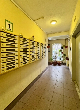 Купить квартиру в Москве. Вариант № 9900496, 15, площадь -  квм, цена 9470000 рублей