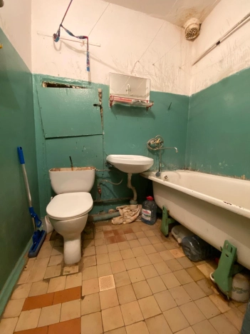 Купить однокомнатную квартиру в Калужской области. Вариант № 9451938, 4, площадь -  квм, цена 2750000 рублей