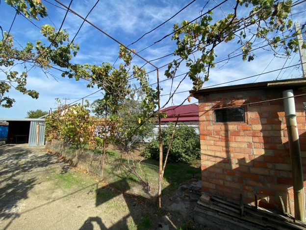 Купить дом в Краснодарском крае. Вариант № 9865555, 1, площадь -  квм, цена 4090000 рублей