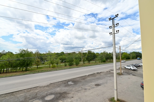 Снять коммерческую недвижимость в Таганроге. Вариант № 59893, 12, площадь -  квм, цена 100000 рублей