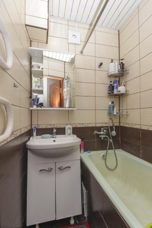 Купить двухкомнатную квартиру в Омске. Вариант № 3958769, 12, площадь -  квм, цена 2900000 рублей