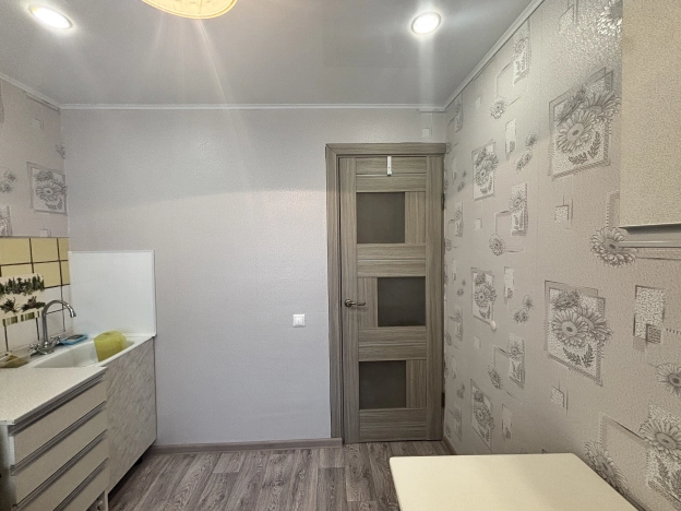 Купить двухкомнатную квартиру в Ярославской области. Вариант № 3995415, 2, площадь -  квм, цена 1900000 рублей