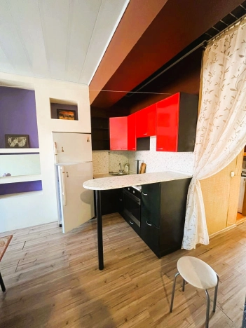 Купить квартиру на вторичке в Иркутске. Вариант № 6936746, 4, площадь -  квм, цена 4350000 рублей