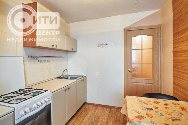 Купить однокомнатную квартиру на вторичке в районе Советский в Воронеже. Вариант № 24245, 3, площадь -  квм, цена 3699000 рублей