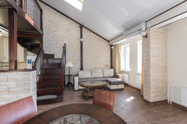 Купить трехкомнатную квартиру в Пушкине. Вариант № 976, 14, площадь -  квм, цена 9300000 рублей