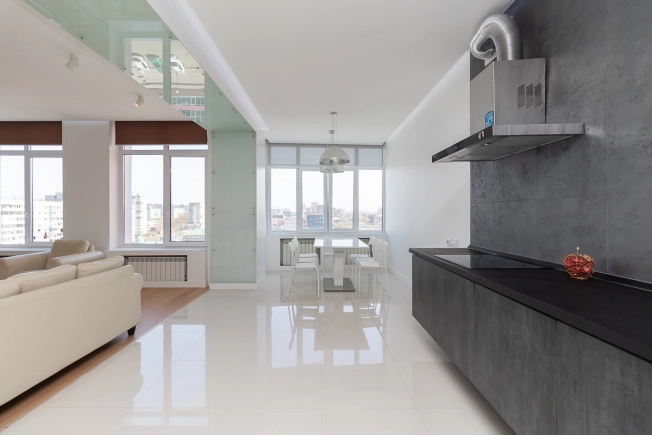 Купить двухкомнатную квартиру на улице 10 лет Октября в Омске. Вариант № 5498, 4, площадь -  квм, цена 12600000 рублей