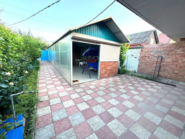 Купить дом на улице Шоссейный переулок в Краснодарском крае. Вариант № 50453, 8, площадь -  квм, цена 5500000 рублей