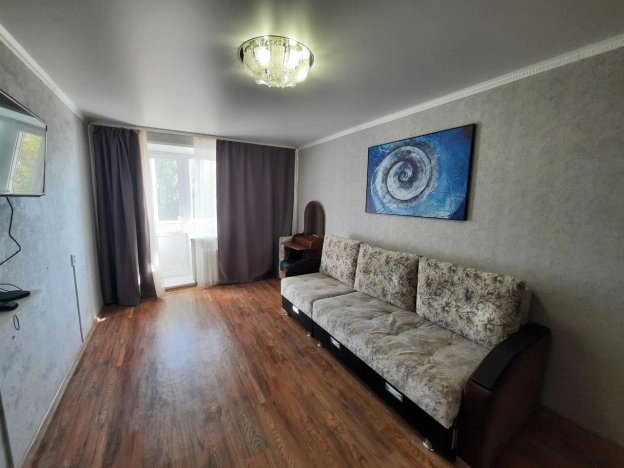 Снять двухкомнатную квартиру в Микрорайоне 9-й, Тобольск в Тобольске. Вариант № 4816643, 16, площадь - квм, цена 40000 рублей