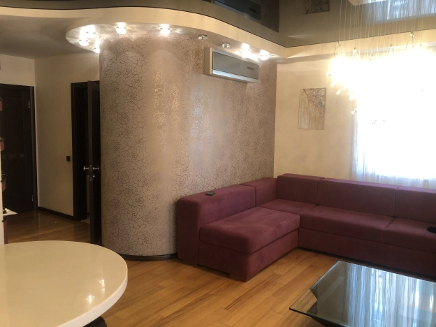 Купить трехкомнатную квартиру у метро Октябрьская в Новосибирске. Вариант № 5541, 5, площадь -  квм, цена 16500000 рублей