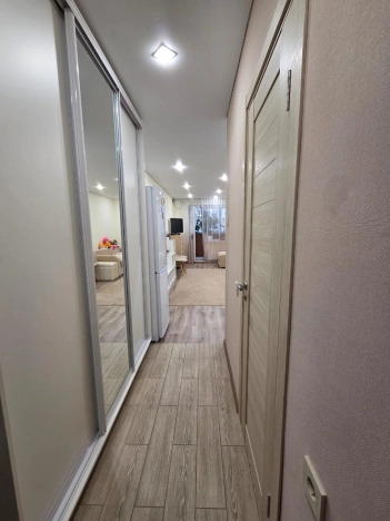 Купить квартиру на вторичке на улице Полевая в Воронежской области. Вариант № 10360811, 8, площадь -  квм, цена 3400000 рублей