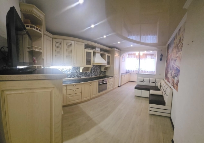 Купить трехкомнатную квартиру на улице Профсоюзная в Москве. Вариант № 10608856, 4, площадь -  квм, цена 22000000 рублей