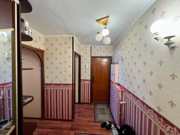 Купить квартиру на вторичке в районе Люблино в Москве. Вариант № 33709, 4, площадь -  квм, цена 15000000 рублей