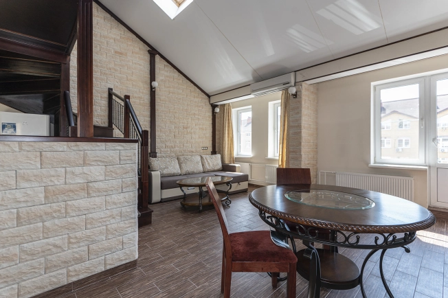 Купить трехкомнатную квартиру в Пушкине. Вариант № 976, 13, площадь -  квм, цена 9300000 рублей