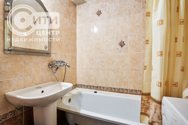 Купить трехкомнатную квартиру на улице Ломоносова в Воронеже. Вариант № 40429, 6, площадь -  квм, цена 6650000 рублей