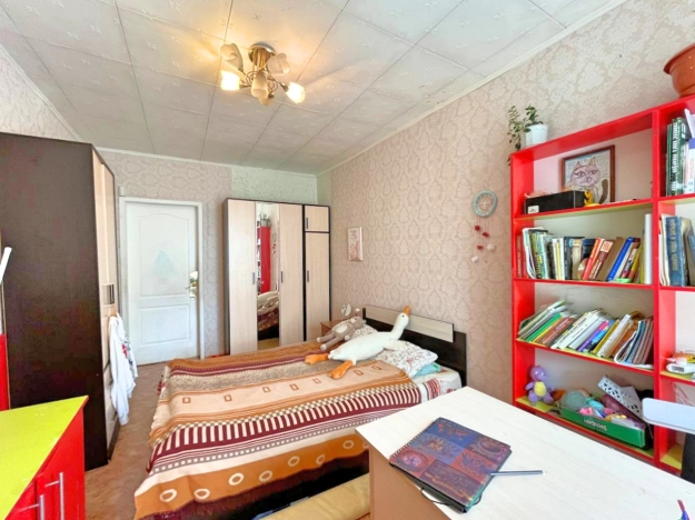 Купить четырехкомнатную квартиру в Вологде. Вариант № 55625, 7, площадь -  квм, цена 3800000 рублей