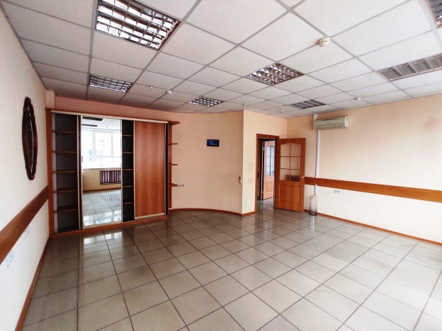 Снять коммерческую недвижимость в Омске. Вариант № 3325658, 1, площадь -  квм, цена 120000 рублей