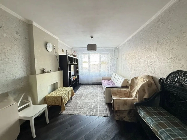 Купить трехкомнатную квартиру у метро Нахабино в Московской области. Вариант № 10007429, 6, площадь -  квм, цена 6650000 рублей