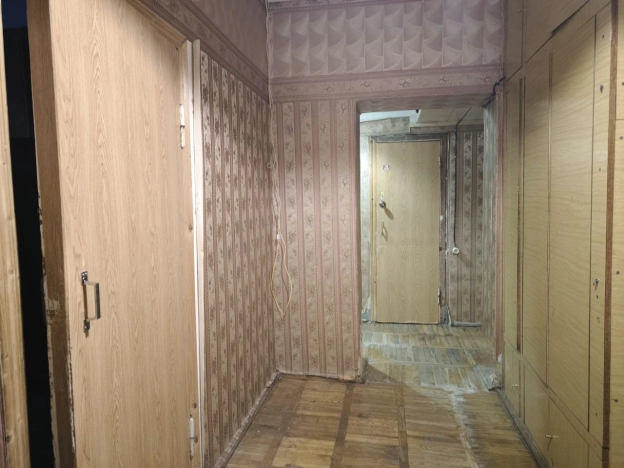 Купить трехкомнатную квартиру в Калуге. Вариант № 16642, 9, площадь -  квм, цена 5800000 рублей