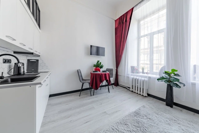 Купить Студию на вторичке на улице Радищева в Санкт-Петербурге. Вариант № 8434504, 4, площадь -  квм, цена 6400000 рублей