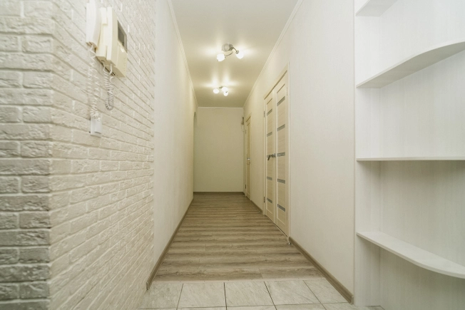 Купить трехкомнатную квартиру на улице бульвар Архитекторов в Омске. Вариант № 56298, 21, площадь -  квм, цена 9600000 рублей