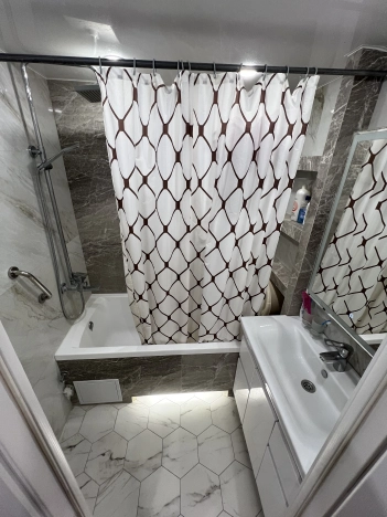 Купить трехкомнатную квартиру в Микрорайоне Лимончики, Ковров в Коврове. Вариант № 8893210, 14, площадь -  квм, цена 5750000 рублей