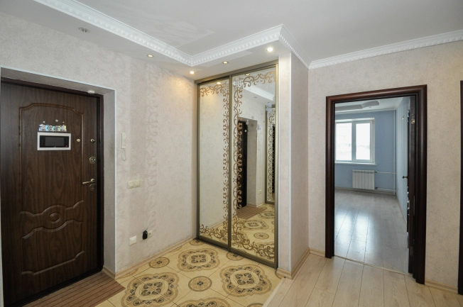 Купить четырехкомнатную квартиру в Новосибирской области. Вариант № 9426424, 30, площадь -  квм, цена 13500000 рублей