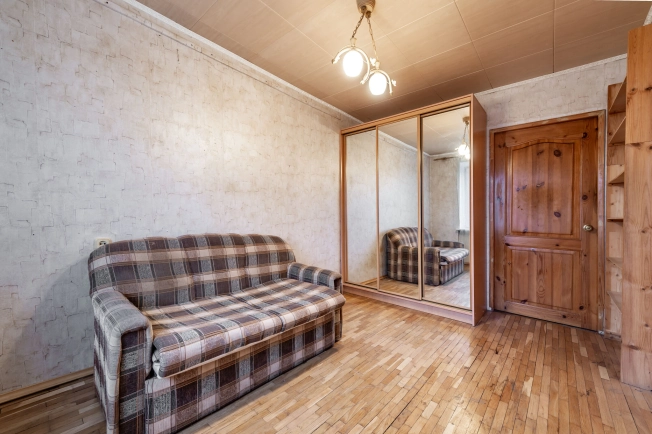 Купить трехкомнатную квартиру в Санкт-Петербурге. Вариант № 8552596, 10, площадь -  квм, цена 7800000 рублей