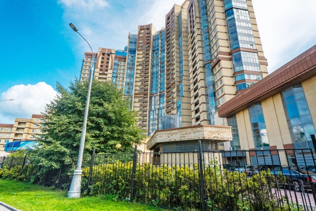 Купить четырехкомнатную квартиру в ЮЗАО в Москве. Вариант № 2442981, 13, площадь -  квм, цена 110000000 рублей