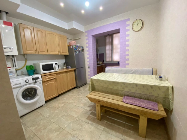 Купить трехкомнатную квартиру на вторичке в Микрорайоне 8-й, Элиста в Элисте. Вариант № 6155, 2, площадь -  квм, цена 6200000 рублей