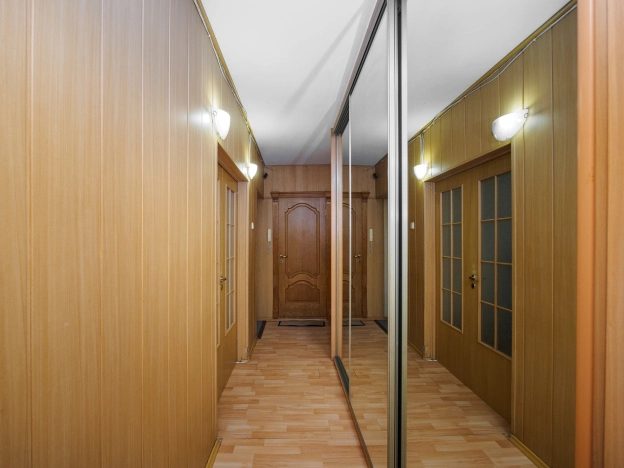 Купить квартиру в Омске. Вариант № 9303615, 27, площадь -  квм, цена 6400000 рублей