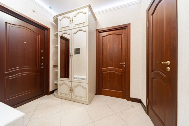 Купить двухкомнатную квартиру в Санкт-Петербурге. Вариант № 10394471, 9, площадь -  квм, цена 17550000 рублей