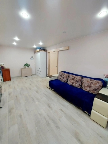 Купить двухкомнатную квартиру в Октябрьском. Вариант № 9009081, 4, площадь -  квм, цена 3090000 рублей