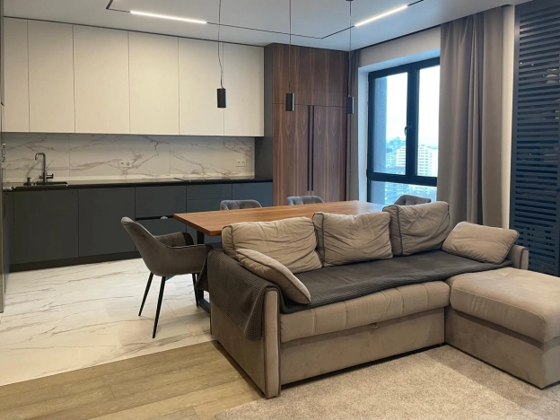 Купить квартиру на вторичке в Москве. Вариант № 26062, 3, площадь -  квм, цена 39800000 рублей