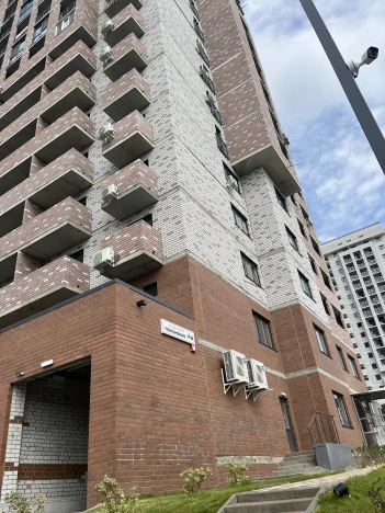 Купить однокомнатную квартиру на улице Полоненко в Волгограде. Вариант № 5561158, 3, площадь -  квм, цена 5800000 рублей