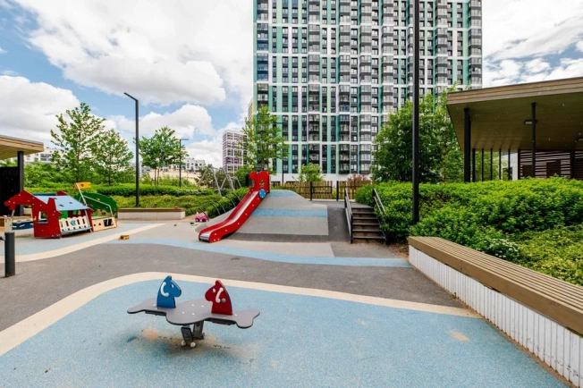 Купить однокомнатную квартиру на вторичке у метро Проспект Ветеранов в Санкт-Петербурге. Вариант № 6565, 38, площадь -  квм, цена 14100000 рублей