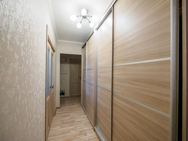 Купить трехкомнатную квартиру в Омске. Вариант № 3402845, 12, площадь -  квм, цена 7300000 рублей