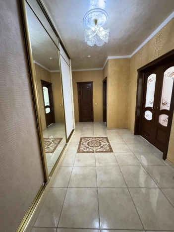 Купить двухкомнатную квартиру на улице Кожевенная в Краснодаре. Вариант № 56088, 8, площадь -  квм, цена 19700000 рублей